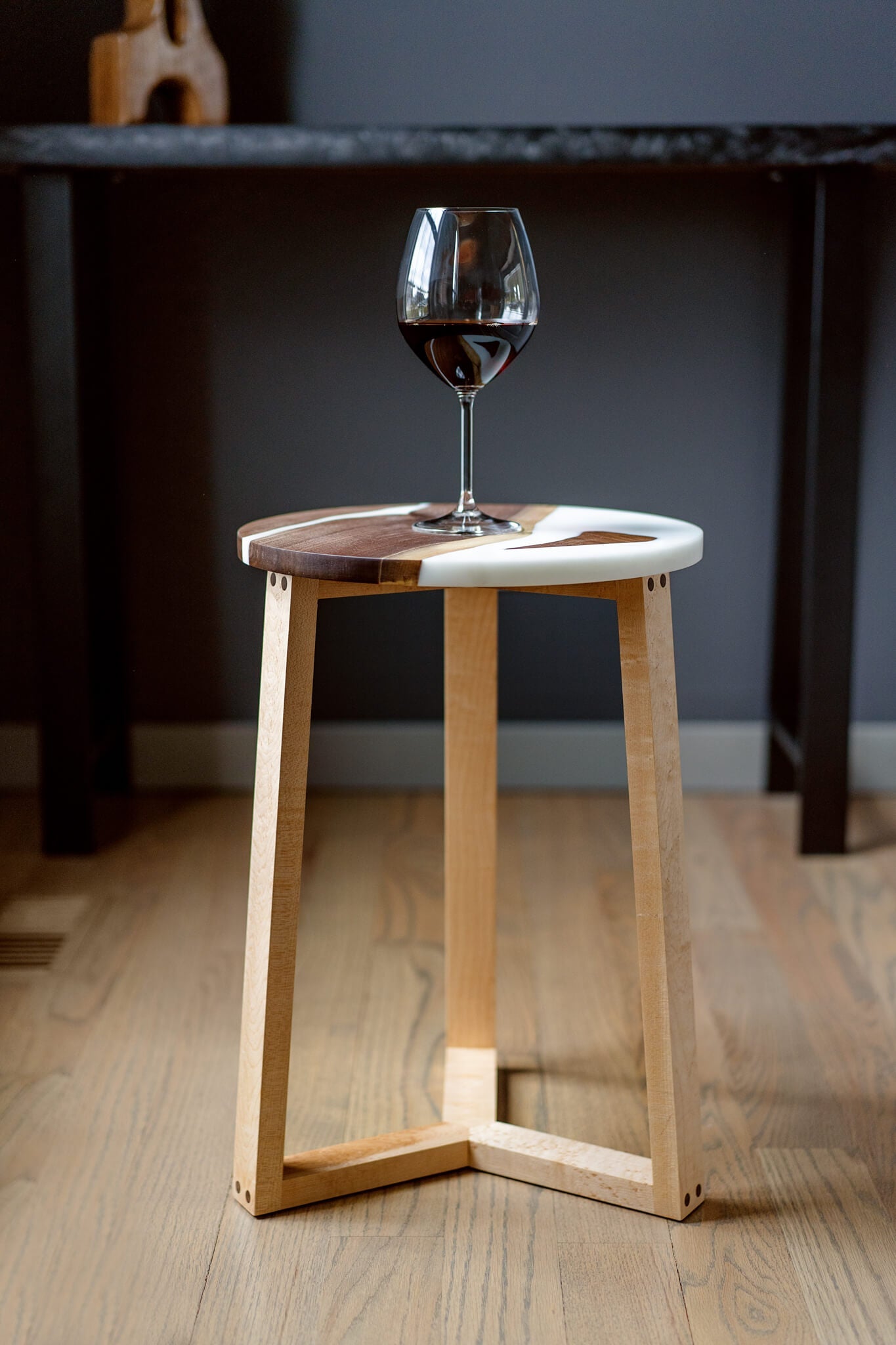 Epoxy Resin Walnut Side Table - “Milk brownie” - Woodcookshop